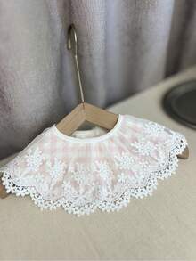 1pc Toddler Girls 1-3 Years Old Lace Trim Vintage Cute Bibs, Fashionable And Versatile For Going Out, Gift