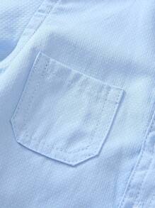 Baby Jungen 1 Stück Lässig Kurzarm Hemd, energiegeladenes Outfit für Ferien-Party/Outdoor-Auftritt, hellblauer Kragen + 3D Cargo Doppeltaschen, atmungsaktives Hemd, bequem für Lässig Party, Geburtstagsparty, Kindermoderation, Aufführung, Strandurlaub