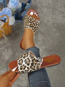 Leopard Print Flat Slide Sandals, With Fashionable Design And Casual Style. Small Decorative Elements On The Upper Make The Overall Look Personalized And Stylish. These Sandals Are Suitable For Casual Occasions Such As Shopping And Vacation