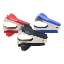 Set de 3 quitagrapas con diseño ergonómico tipo pinza, mandíbulas de acero inoxidable ultra resistentes, mangos de plástico y colores surtidos (rojo, azul y negro), ideales para oficina, escuela o uso en el hogar; ligeros, compactos y fáciles de usar con una sola mano; medidas aproximadas de 5.6 cm de largo, 3.8 cm de alto y 3.5 cm de apertura; sistema de extracción preciso que evita dañar el papel al retirar grapas; mecanismo antioxidante que prolonga su vida útil; diseño clásico con acabados suaves al tacto que proporciona un agarre cómodo y seguro durante su manipulación; excelente opción para estudiantes, administrativos, docentes o trabajadores que manejan grandes volúmenes de documentos; herramienta práctica para mejorar la productividad y organización en cualquier entorno; producto duradero, económico y funcional, ideal para complementar cualquier set de papelería o escritorio; el empaque incluye 3 unidades listas para usar en diferentes espacios. - Multicolor - Ver 2