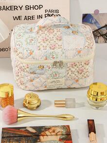 绗缝旅行化妆包，大容量蓬松化妆包女士洗漱用品收纳袋可水洗美观花卉小袋便携式女士大容量手提袋钱包洗漱包女士女孩旅行可爱卡哇伊旅行化妆包，适合旅行、婚礼礼物、情人节礼物、伴娘礼物、星期一和我， - 粉色 - 查看 13