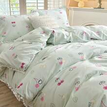 Juego de ropa de cama con estampado de cerezas de la serie Campus con borlas bordadas (1 * Funda nórdica + 2 * Fundas de almohada, sin relleno), juego de ropa de cama suave y cómoda con impresión digital adecuado para dormitorio, habitación de invitados, hotel, dormitorio, tamaño king, queen, twin