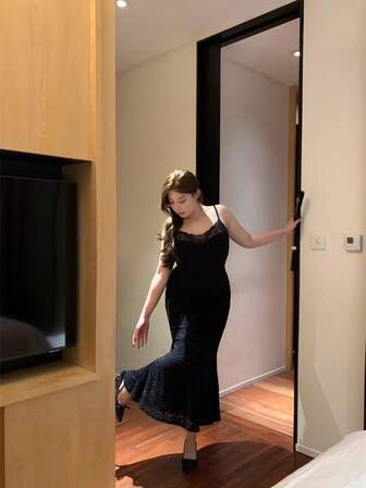 年轻女士性感蕾丝拉链针织鱼尾裙