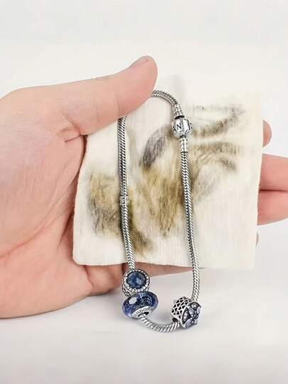 [1pc/10pcs] 6pcs/Pack Silver Jewelry Polishing Cloth + 1pc Dedicated Jewelry Brush [Random Color] - Premium Suede Jewelry Cleaning Cloth, Suitable For Pure Silver Jewelry | Remove Oxidation Layer And Perform Protective Polishing - Essential Jewelry Care Item, Cleaning Supplies, Home Goods, Halloween Gift