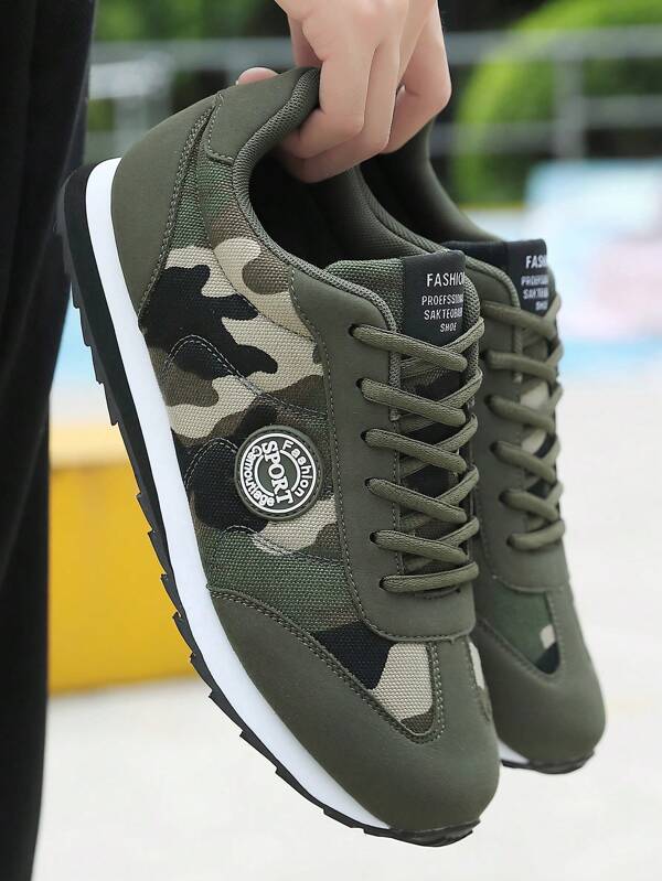 Zapatos deportivos casuales para exteriores para hombres, zapatillas de malla transpirables y ligeras con estampado de camuflaje, negro, estilo para pareja de talla grande