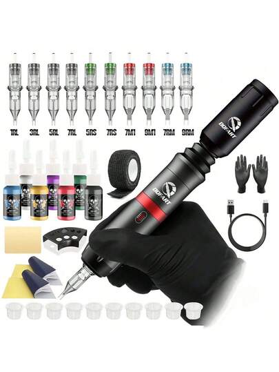 DQFART 1 set trådlöst tatueringspistolkit, inkluderar 1200mAh nätadapter, tatueringsmaskin i aluminiumlegering och komplett tatueringspennset. Lämplig för nybörjare och tatuerare, innehåller tatueringsnålar, tatueringsbläck, övningshud och olika tatueringstillbehör, kan användas för flera tillfällen.