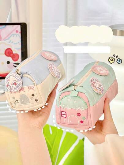 1 件卡通小房子设计笔袋，可爱清新简约铅笔盒，大容量学生小众收纳袋，可容纳 20-30 支笔，返校礼物