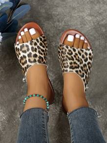 Leopard Print Flat Slide Sandals, With Fashionable Design And Casual Style. Small Decorative Elements On The Upper Make The Overall Look Personalized And Stylish. These Sandals Are Suitable For Casual Occasions Such As Shopping And Vacation