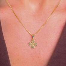Clover Necklace With 18k Gold Plating - Amarillo Oro - Ver 3