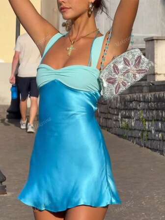 Vestido corto azul elegante de satén con escote en V, tirantes finos, cuello halter y espalda descubierta, vestido ajustado para fiesta de cóctel y eventos para mujeres