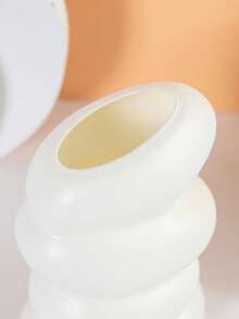 1PC Minimalist Solid Color Flower Vase, Suitable For Living Room And Balcony Decoration, Plastic Flower Vase, White Ceramic Look Flower Vase,Mother's Day Gifts, Birthday Gifts, Graduation Season Gifts,Wedding Season, Nordic White Plastic Vase Unbreakable Vase For Tulips Flower Arrangement Home Decor Table, Shelf Bookshelf, Mantel, Entryway And Centerpieces Decoration - White - View 6