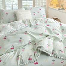 Juego de ropa de cama con estampado de cerezas de la serie Campus con borlas bordadas (1 * Funda nórdica + 2 * Fundas de almohada, sin relleno), juego de ropa de cama suave y cómoda con impresión digital adecuado para dormitorio, habitación de invitados, hotel, dormitorio, tamaño king, queen, twin