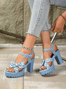 Damen High Heel Sandalen, Sommer 2025 Neuer Stil, Blaue Jeans High Heel Sandalen, Runde Zehenkappe offene Zehenkappe, Polka Punkt Schleifen Riemen Schnalle offener Absatz, geeignet für den täglichen Gebrauch, Urlaub, Niedlich, Elegant, Modische Sandalen, Blaue High Heels, Damenschuhe in Große Größen