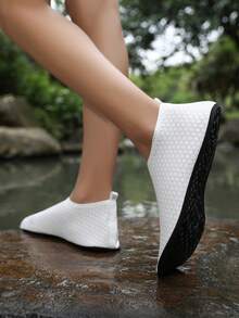 女士黑色水鞋，运动休闲游泳鞋，徒步防滑水鞋，适合海滩、旅行、瑜伽、钓鱼 - 白色 - 查看 5