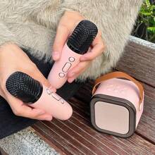 Caixa de Som c/ 2 Microfones Mini karaoke k12 Auto Falante sem Fio Bluetooth Luzes Led Brincadeiras e Diversão para toda Família.