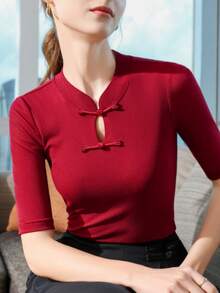 Blusa abotonada de estilo chino para mujeres 2025, diseño elegante y retro de estilo chino con escote en V y manga corta