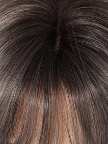 18英寸优雅灰色长卷发假发，带挑染和刘海 - 深色发根至浅色发尾，合成纤维假发，适合女性日常、派对、度假旅行（请注意佩戴和保养方法） - 灰色 - 查看 8