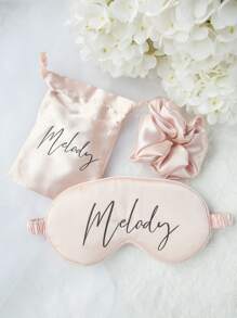 3 pièces Masque pour les yeux personnalisé avec un chouchou et un sac de rangement. Masque de sommeil monogramme personnalisé, chouchou à cheveux. Meilleur cadeau de demoiselle d'honneur, cadeau de fête de mariage. Faveur de mariage personnalisée. Ensemble de masque pour les yeux et chouchou en satin de soie imitation . Cadeau pour les demoiselles d'honneur, faveurs de mariage