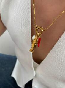 Monlansher Nuova collana in acciaio inossidabile da donna con design unico di ciondolo a forma di pesce, perla e peperoncino, collana alla moda stile bohémien adatta per vacanze, viaggi e uso quotidiano