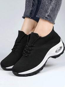 Women's Walking Shoes.WOMEN'S VERSATILITY VENTILATED SOFT-SOLED SPORTSWEAR - Black and White - View 3