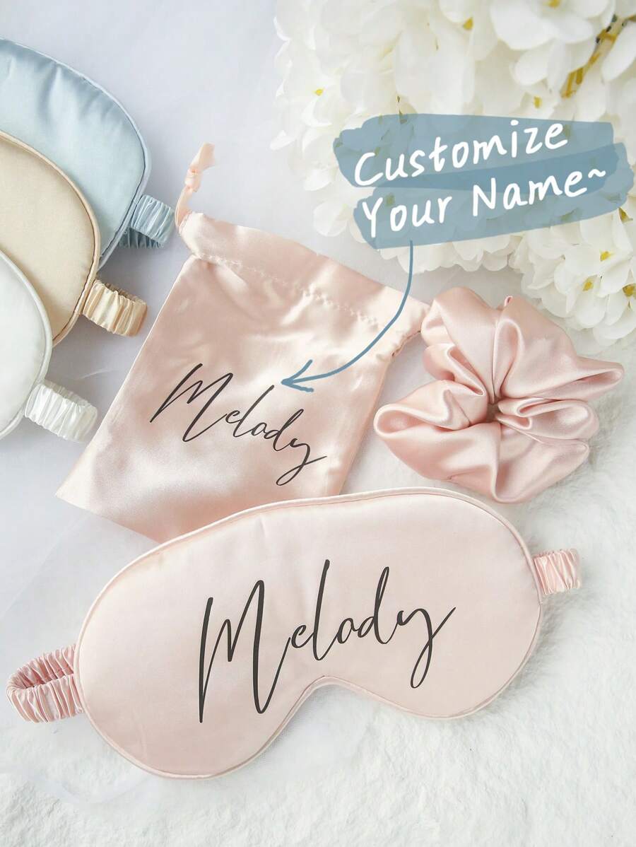 3 pièces Masque pour les yeux personnalisé avec un chouchou et un sac de rangement. Masque de sommeil monogramme personnalisé, chouchou à cheveux. Meilleur cadeau de demoiselle d'honneur, cadeau de fête de mariage. Faveur de mariage personnalisée. Ensemble de masque pour les yeux et chouchou en satin de soie imitation . Cadeau pour les demoiselles d'honneur, faveurs de mariage