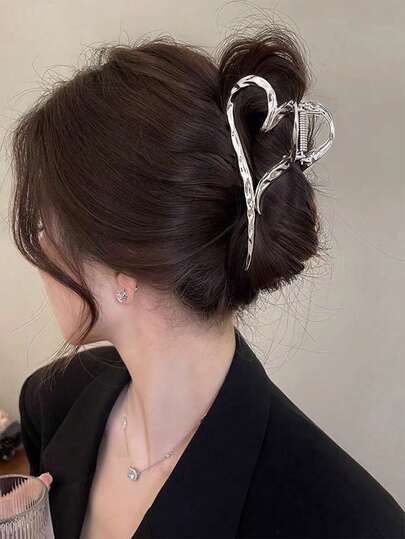 1pc Hollow Silver Heart Shaped Metal Vintage Elegant Large Hair Claw Clip