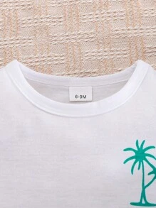 Conjunto de 4 piezas para bebé niño de verano: Parte superior y chaleco con estampado de hojas multicolor + Pantalones cortos estampados + Gorra