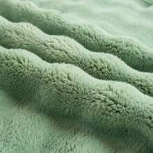 Luxury Reversible 3D Jacquard Fleece Throw Blanket, 100% Polyester, Soft Cozy Warm Plush, Contemporary Style, All Seasons, 250-300gsm, No Print, Woven Craftsmanship, Ideal For Couch & Bed Decor
