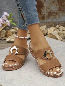 大码女式夏季新款时尚休闲棕色绒面金属扣圆头露趾镂空坡跟厚底拖鞋凉鞋，户外穿着，沙滩，轻便舒适一脚蹬 - 棕色 - 查看 5