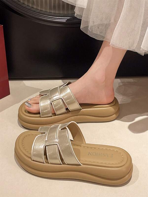 2025 Summer New Women Casual Flat Slippers Thick Sole Retro Sandals Non-Slip Beach Shoes Fashion Strap Slides Versatile Female Sandals