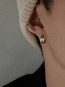 1对简约双层弧形耳环，适合男士日常、节日、派对佩戴，圣诞节、新年、情人节等节日礼物
