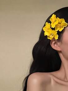 2 Stück Damen gelbe künstliche Blumen Haarspangen, minimalistische Mode Beach Urlaub Haarzubehör, süße Hawaii-Stil Haarklammern