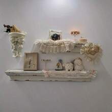 1 Piece French Vintage Country Style Wall Shelf - Natural Wood Wall Hanging Storage Shelves With Decorative Accents, Scandinavian White Home Furnishings For Living Room, Kitchen & Entrance Display Stand | Aged Wood Grain Effect | Sturdy Wooden Construction Kitchen Decor