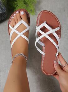Nuevas sandalias tipo chanclas planas tejidas, sandalias casuales y versátiles para la playa, ligeras y cómodas en marrón, blanco, plateado y negro