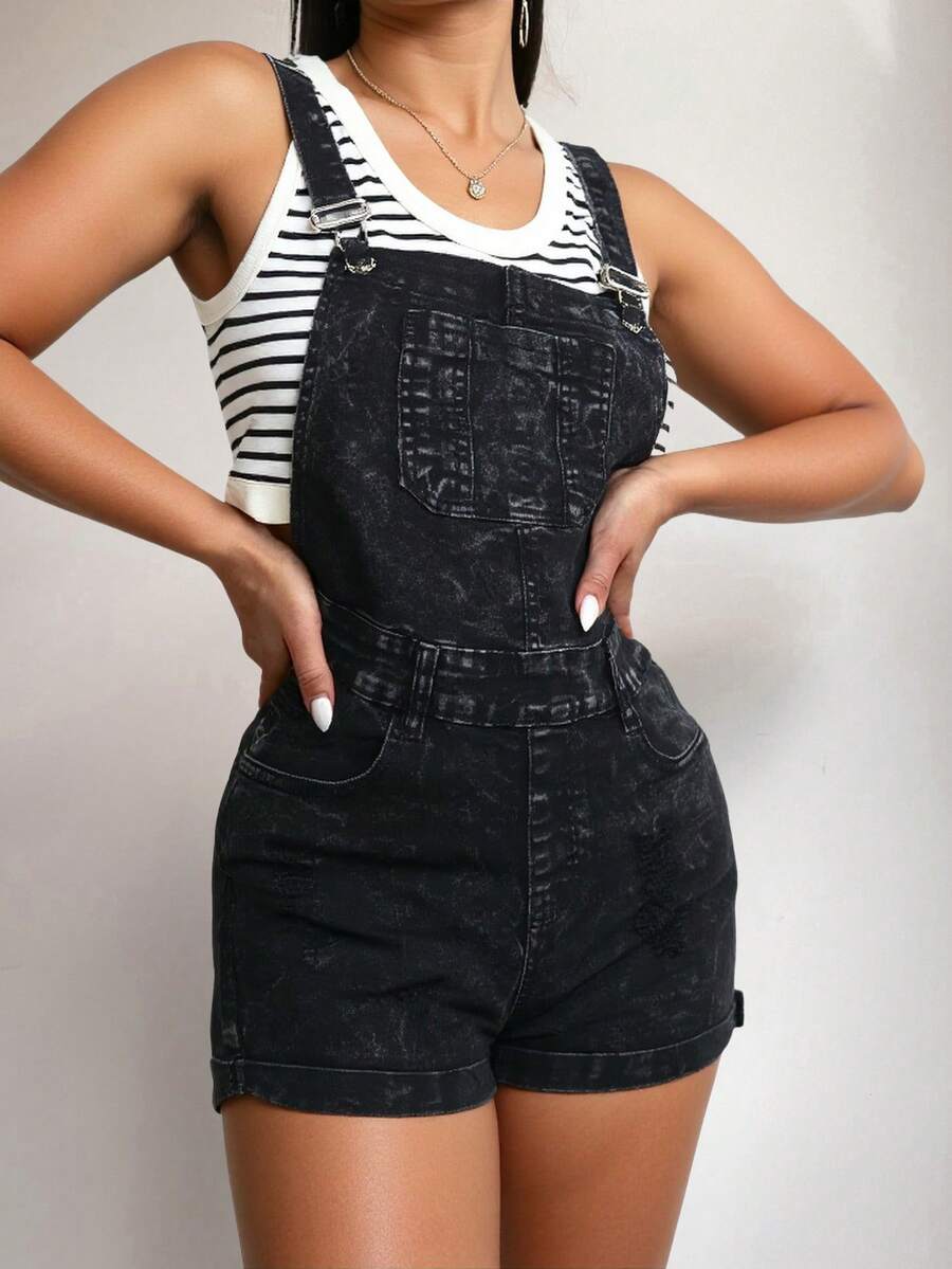 Shorts vaqueros de cintura alta en denim oscuro con tirantes, tela suave y elástica, ideales para estilos casuales y versátiles - Negro - Ver 1