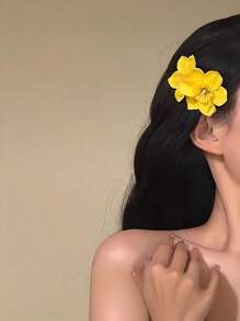 2 Stück Damen gelbe künstliche Blumen Haarspangen, minimalistische Mode Beach Urlaub Haarzubehör, süße Hawaii-Stil Haarklammern