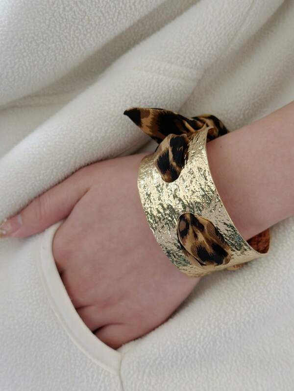 1pc Elegant Niche Leopard Print Silk Scarf Bracelet Open Bangle Accessories, Great For Ladies Party, Travel, Holiday Gift