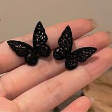 1 par de elegantes y sensuales pendientes de mariposa negra de lujo, adecuados para banquetes, uso diario, vacaciones y fiestas de mujeres