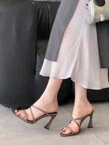 Nouvelles sandales à talons hauts en cristal marron pour femmes, sexy sandales à brides croisées à bout ouvert en satin à talon haut