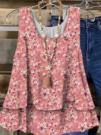 女士休闲、时尚、舒适的度假树叶数码印花圆领上衣