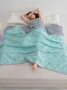 1 件装凉爽毯，适合热睡者，轻质凉爽毯吸收热量，让成人在夏天保持凉爽，柔软透气的丝绸材质