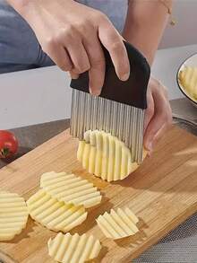 1 dụng cụ cắt khoai tây lượn sóng bằng thép không gỉ: Đa năng cho trái cây tươi, rau củ, salad, cà rốt, khoai tây, khoai tây chiên - Lưỡi dao bằng thép không gỉ bền - Hoàn hảo cho nhà bếp gia đình - màu đen - Xem 3