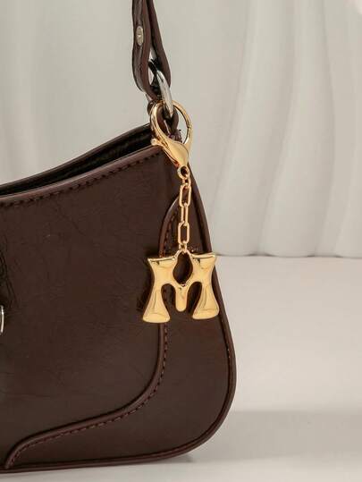 MECYLIFE 1 st. bokstavsnyckelring, väsktillbehör för alla årstider, biltillbehör, väskberlock för skolan, söta goth-väsktillbehör, nyckelband med ID-hållare, biltillbehör, väskberlocker