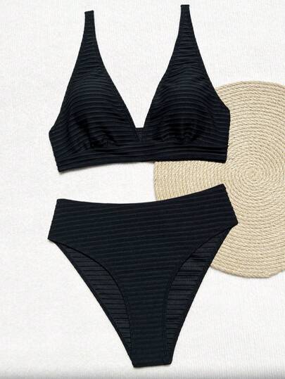 Il nuovo costume da bagno da donna del 2026, realizzato in tessuto nero speciale puro con spalline regolabili, è un elegante set bikini e bikini da vacanza