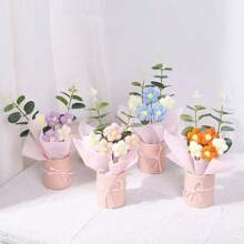 1 set de ramo de flores artificiales hechas a mano con balde de plástico, papel de envolver, flores de ganchillo, adecuado para regalos para mamá, amigos o regalos de aniversario, regalos del día de la madre, regalos del día de San Valentín, regalos de cumpleaños, decoración del hogar.