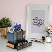 1 Stück Vintage Europäischer Holz Stifthalter, Aufbewahrung & Organisation: Büroorganizer für zuhause, Stiftaufbewahrungsbox, Fach-Behälter, Retro Stiftbecher, dekorativer Holz-Falschbuch-Look, multifunktionaler kreativer Mode Stifthalter mit Schublade - Schreibtischorganizer und dekorative Aufbewahrungsbox, Rückkehr zur Schule Zubehör, Bürobedarf, Schulmaterial, Dorm-Bedarf, Geschenk für Familie und Freunde, Geburtstagsgeschenk, Valentinstag Geschenk, Neujahr Geschenk, Feiertags Geschenk, Party Bedarf