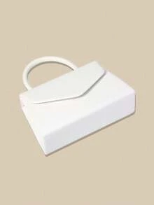 Este bolso de noche tiene una cierta capacidad para contener artículos personales como teléfono, billetera, cosméticos, etc. El diseño para llevar en la mano es fácil de sujetar. El refinado material con un patrón de grano de lichí y conectores de metal exquisitos presentan un estilo simple pero sofisticado, adecuado para eventos formales de noche, galas de empresa, ocasiones de negocios importantes, etc. - Blanco - Ver 6