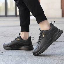 男士系带时尚酷炫轻便旅行鞋，防水防滑休闲跑步鞋，四季皆宜的软底黑色皮鞋 - 黑色 - 查看 2
