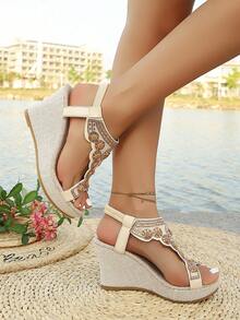 新款加大码女式时尚珍珠装饰鞋，户外波西米亚风彩色轻便坡跟凉鞋，白色塔形优雅坡跟时尚女士凉鞋，尺码偏大半码 - 米色 - 查看 3