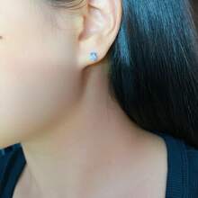 1 par de pendientes tipo botón ovalados de plata de ley 925 con diseño minimalista, para uso en oficina/negocio para mujeres